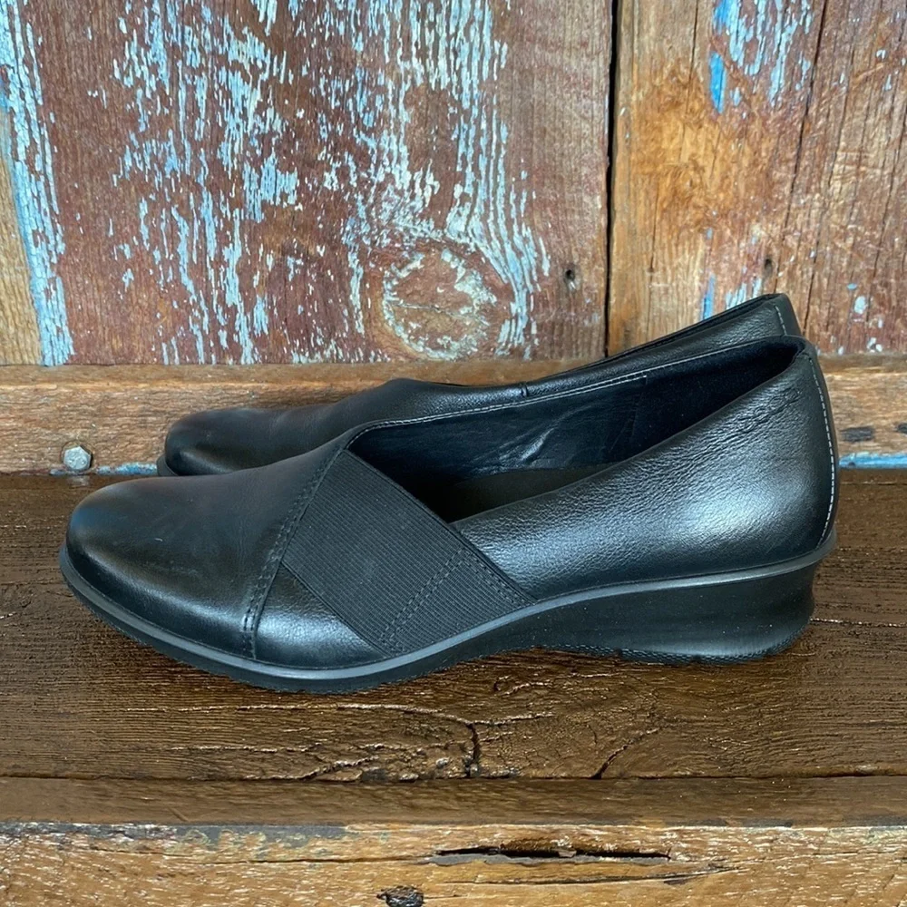 Ecco Black Slip On Leather Loafer